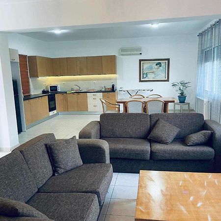 Grand House Apartment อายิโอสนิโกลาโอส ภายนอก รูปภาพ